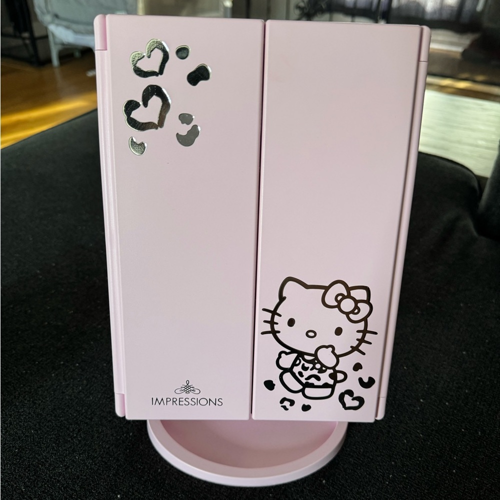 Hello Kitty Impressions Trifold Mirror